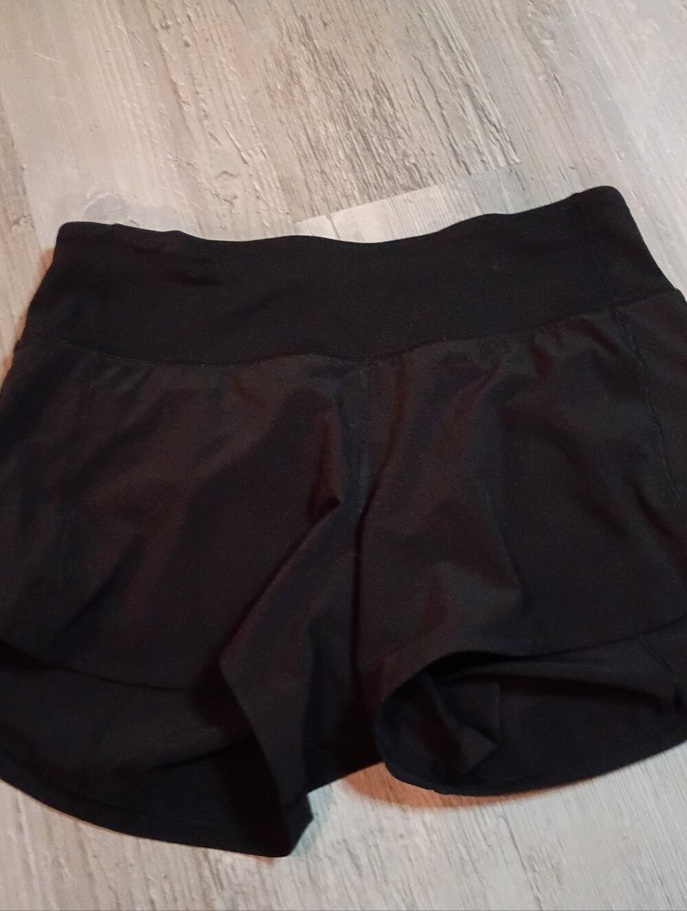 Lululemon - Picture 3 of 6